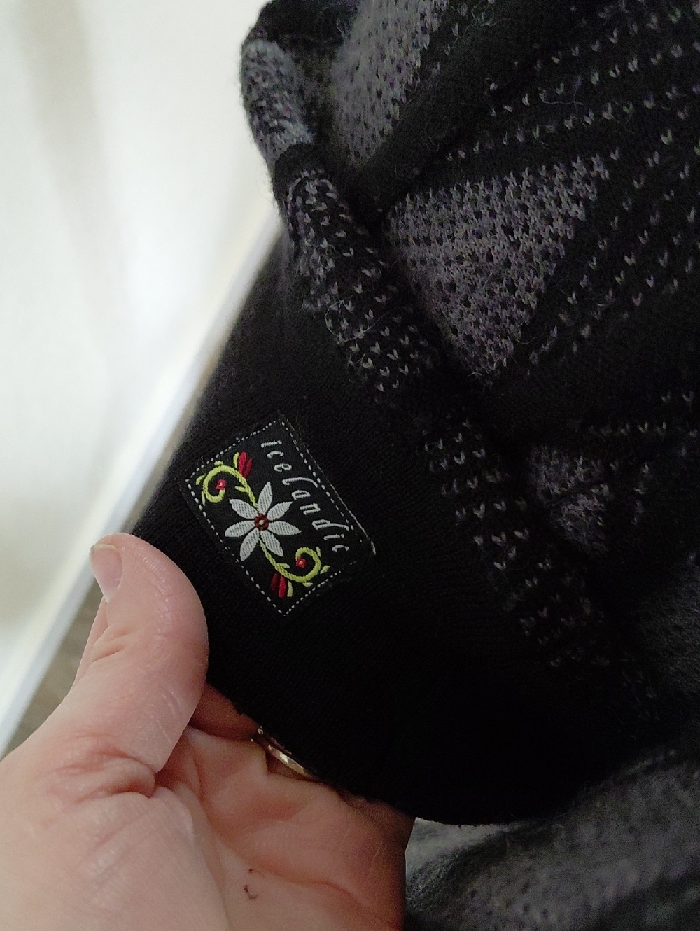 Icelandic Design Wool Lightweight Zip Jacket - Picture 8 of 9